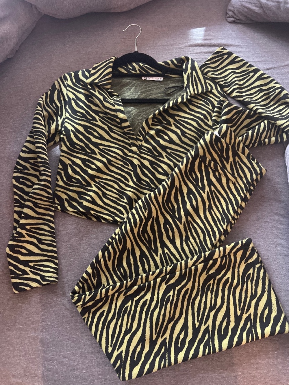 Zara Exclusive Zebra Print Set – Long Sleeve Top & Straight-Leg Pants